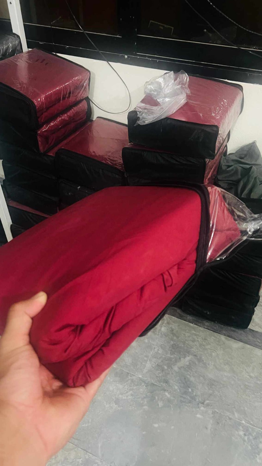 Waterproof Zipper Mattress Protector- Maroon Color